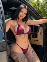 Race Car Driver Renee Gracie Queen. (@reneegracie) — OnlyFans & Instagram girl