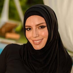 Yasmin (@yasminflora) — OnlyFans & Instagram girl